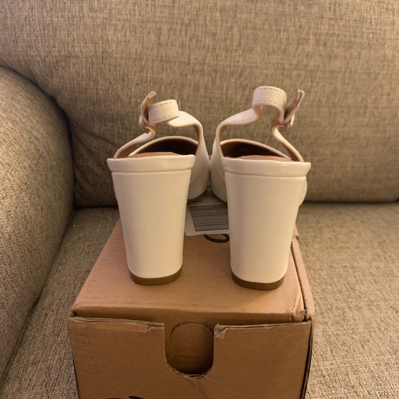 Comfortview white heels - Picture 3 of 5